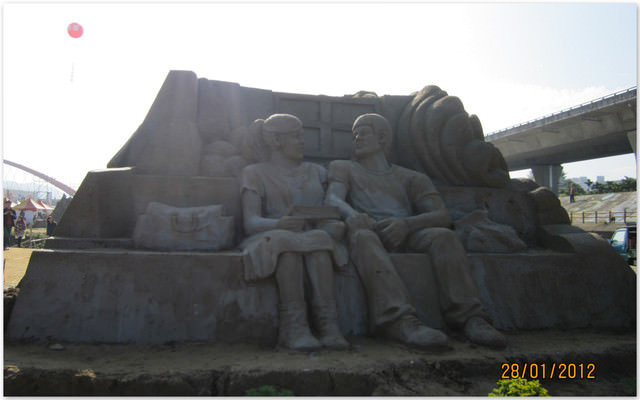 2012。01。28《遊》南投。2012貓羅溪沙雕藝術節