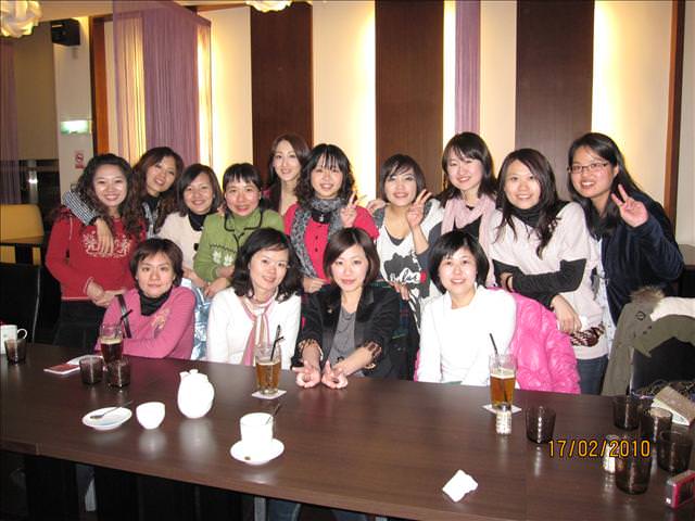 2012。01。27<<初五>>三五成群
