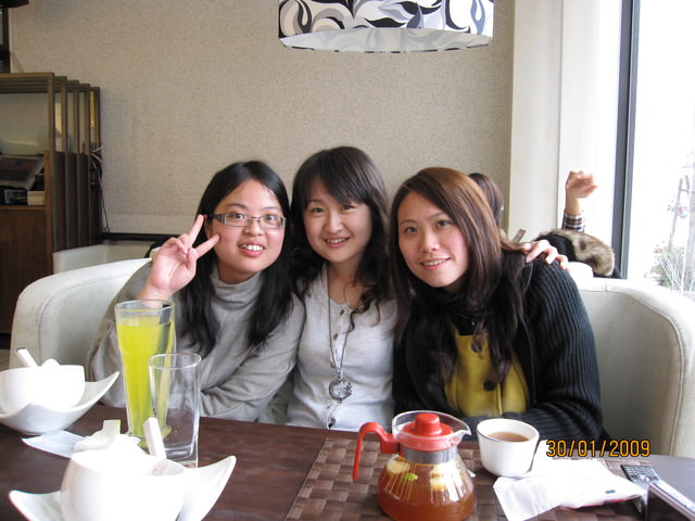 2012。01。27<<初五>>三五成群