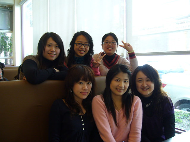 2012。01。27<<初五>>三五成群