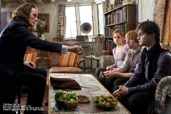Harry potter & The Deathly Hallows: Part I;哈利波特:死神的聖物Ⅰ - 第13張圖 Harry potter & The Deathly Hallows: Part I;哈利波特:死神的聖物Ⅰ