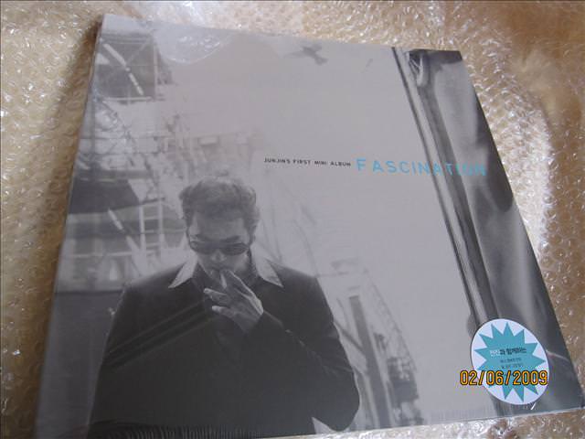 JUNJIN'S FIRST MINI ALBUM-FASCINATION