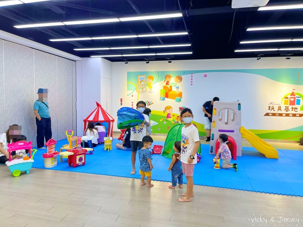 彰化親子景點┃台塑生醫健康悠活館。好想兔來了!! 免費景點，可以免費停車還可以吹冷氣，室內景點最佳備案!!