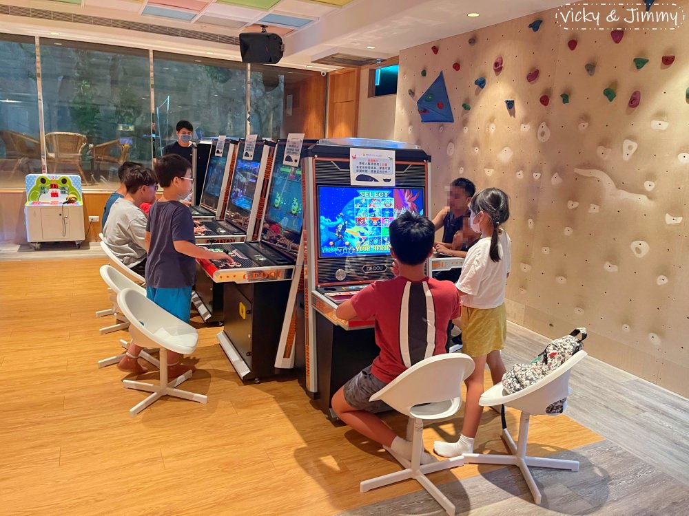 新北萬里┃薆悅酒店-野柳渡假館。北海岸親子飯店首選，遊戲室不只滿足孩子，也讓爸媽重溫童年!!
