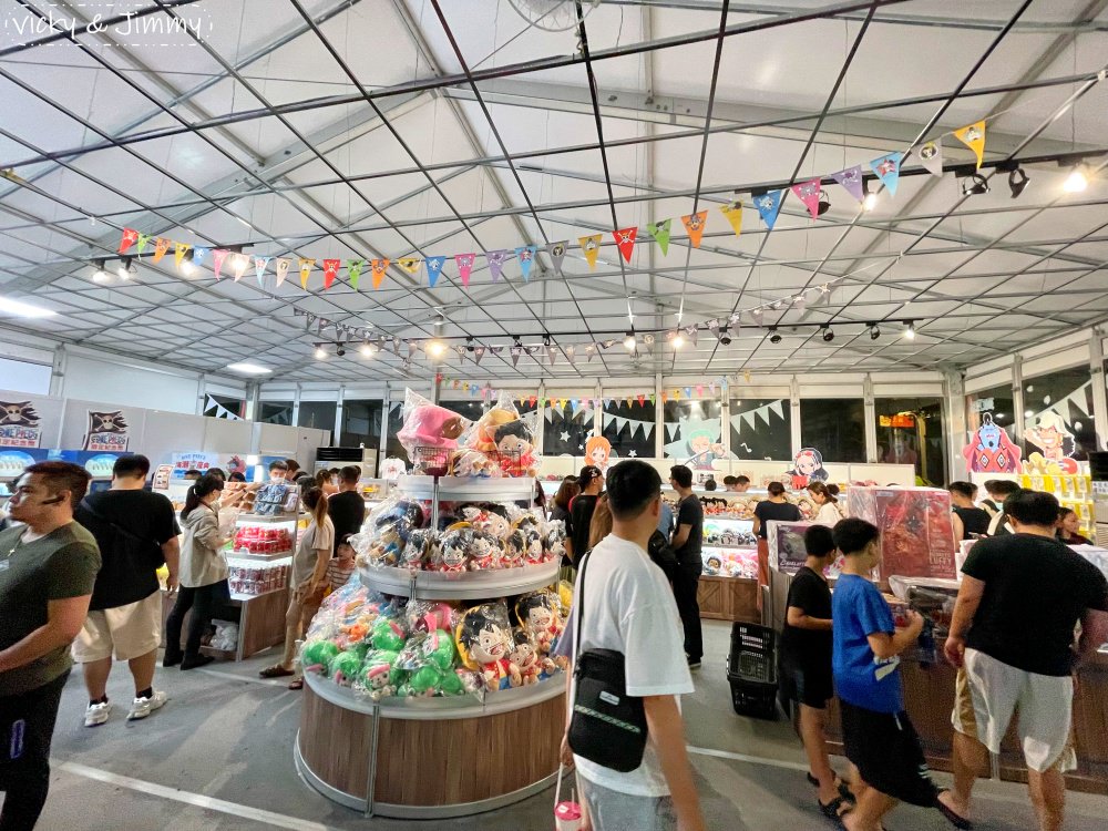 台南安平┃海潮慶典。航海王ONE PIECE 獨家授權於安平休憩碼頭來場慶典，快閃店有許多限定產品，航海王迷還不快追起來!!