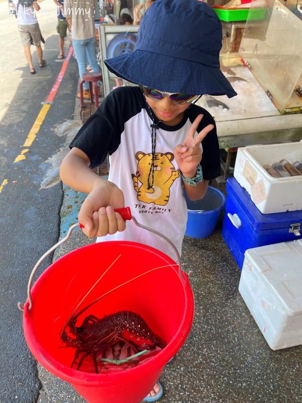 新北萬里┃望海亭。超狂海鮮在這吃!! 龍蝦、花蟹活跳跳，肉質超新鮮!!