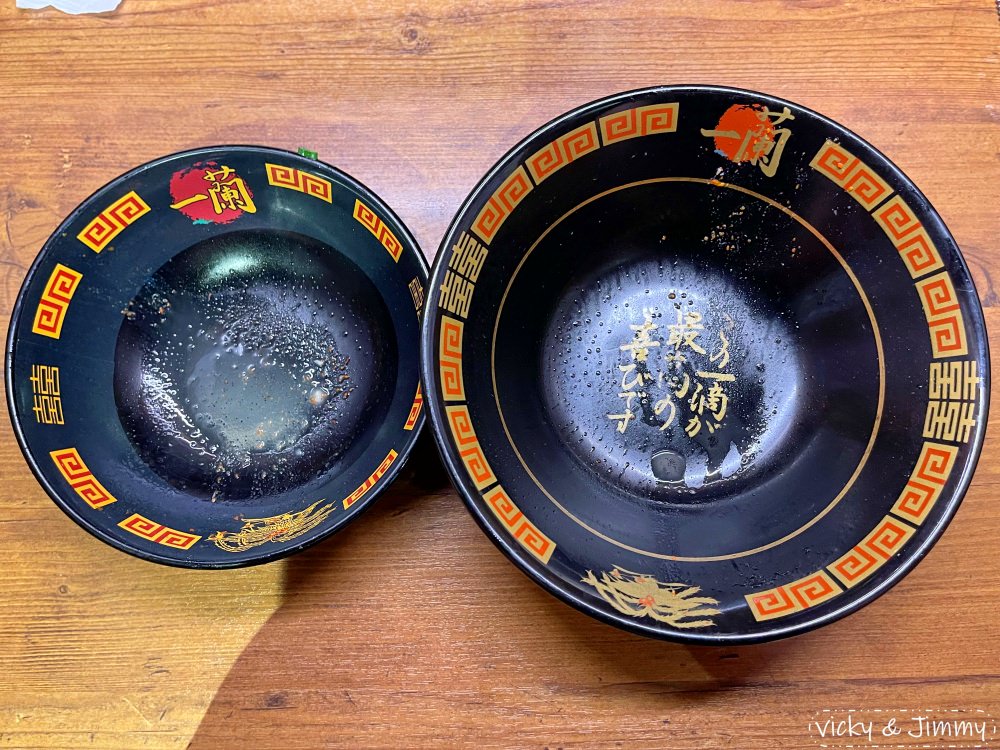 台中┃一蘭拉麵。平日還是大排長龍,等一個小時起跳!! 但每天都送兩碗兒童拉麵,每天都有喔!!! - 第37張圖 台中┃一蘭拉麵。平日還是大排長龍,等一個小時起跳!! 但每天都送兩碗兒童拉麵,每天都有喔!!!