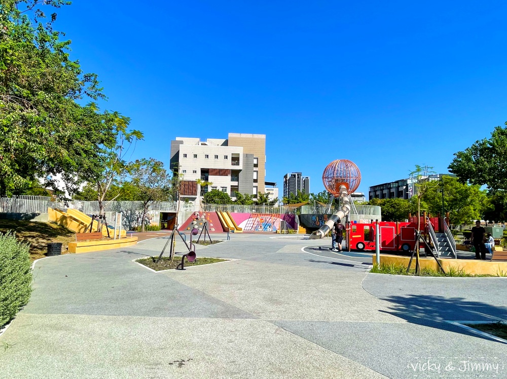 彰化員林┃兔馬鹿公園。員林最新親子公園，有刺激的冒險高塔，也有小小消防車，小小孩會很喜歡!