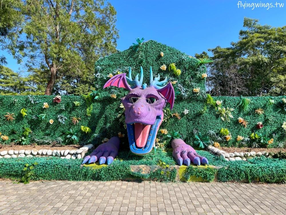 彰化芬園┃古生物奇幻樂園。大型古生物入侵!! 好玩好拍又好貴!!! 首推叢林騎士跟恐龍狩獵隊，小孩玩到不想離開。