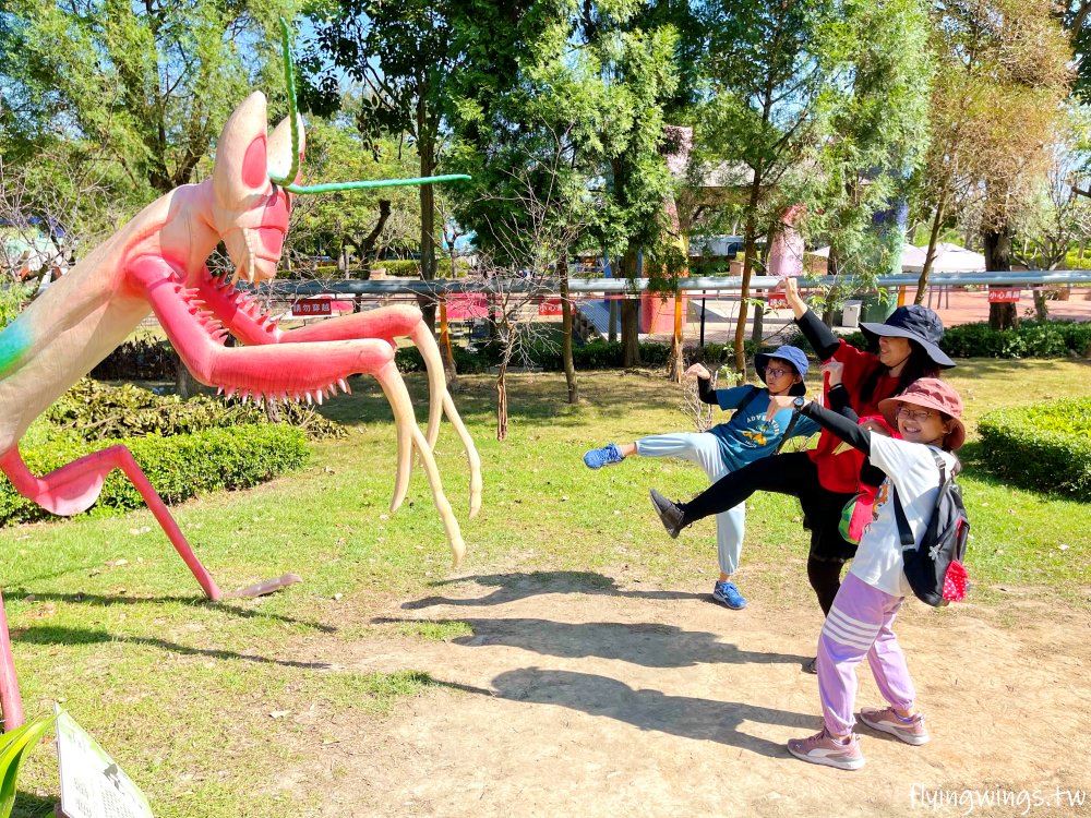 彰化芬園┃古生物奇幻樂園。大型古生物入侵!! 好玩好拍又好貴!!! 首推叢林騎士跟恐龍狩獵隊，小孩玩到不想離開。