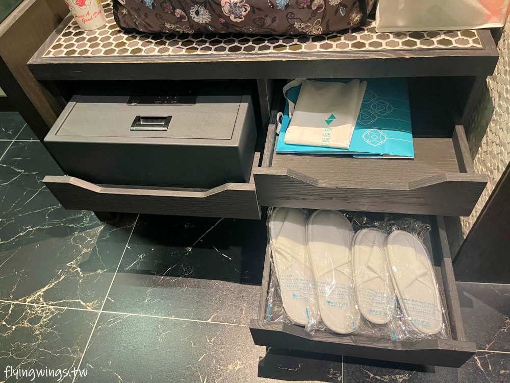 台南親子飯店┃夏都城旅安平館。超好玩親子飯店，房間大又有質感、超過兩百坪的室內遊戲室讓小孩玩到不想回家(2023/12)