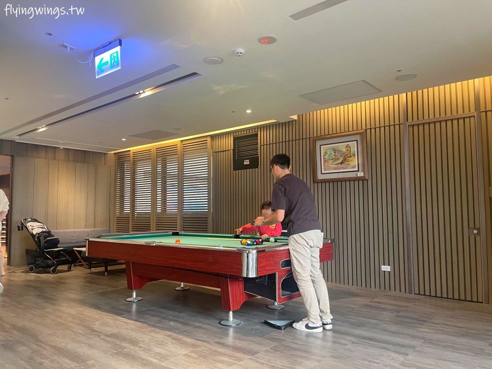 台南親子飯店┃夏都城旅安平館。超好玩親子飯店，房間大又有質感、超過兩百坪的室內遊戲室讓小孩玩到不想回家(2023/12)