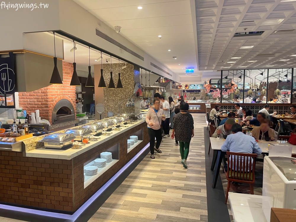 台南親子飯店┃夏都城旅安平館。超好玩親子飯店，房間大又有質感、超過兩百坪的室內遊戲室讓小孩玩到不想回家(2023/12)