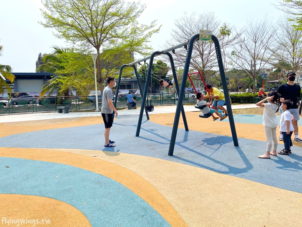 屏東東港共融公園┃大鮪魚航海樂園。11公尺高溜滑梯,東港第一個特色親子公園,讓我們成為航海王吧!! - 第21張圖 屏東東港共融公園┃大鮪魚航海樂園。11公尺高溜滑梯,東港第一個特色親子公園,讓我們成為航海王吧!!