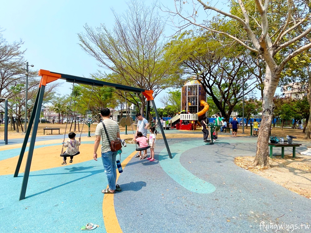 屏東東港共融公園┃大鮪魚航海樂園。11公尺高溜滑梯,東港第一個特色親子公園,讓我們成為航海王吧!! - 第22張圖 屏東東港共融公園┃大鮪魚航海樂園。11公尺高溜滑梯,東港第一個特色親子公園,讓我們成為航海王吧!!
