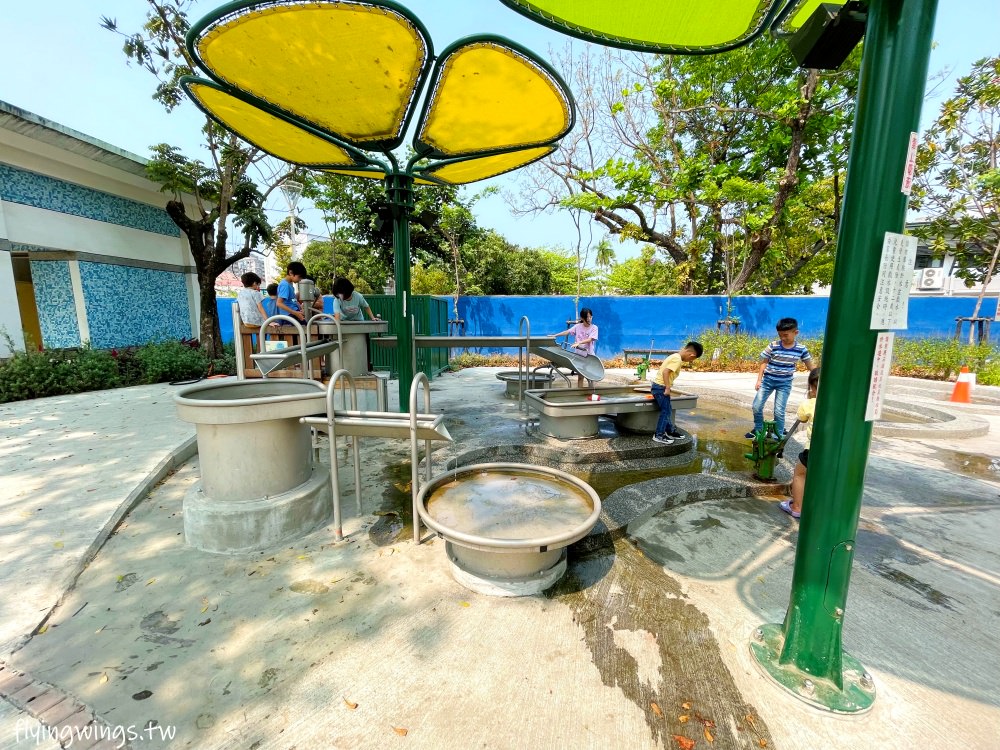 屏東東港共融公園┃大鮪魚航海樂園。11公尺高溜滑梯,東港第一個特色親子公園,讓我們成為航海王吧!! - 第23張圖 屏東東港共融公園┃大鮪魚航海樂園。11公尺高溜滑梯,東港第一個特色親子公園,讓我們成為航海王吧!!