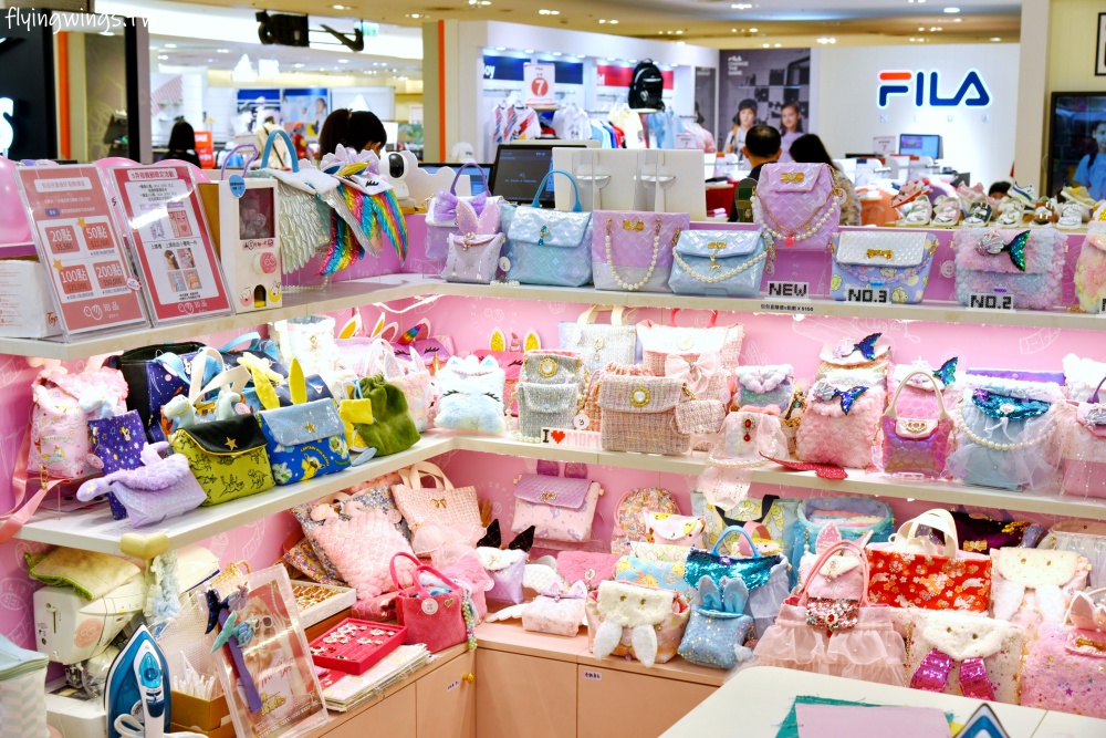 台中親子活動┃知品兒童縫紉-台中大遠百店。讓孩子親自操作縫紉機，做出獨一無二的手工包款!(內有5月份體驗課程介紹)