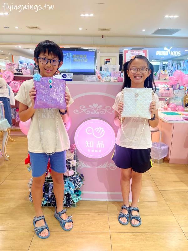 台中親子活動┃知品兒童縫紉-台中大遠百店。讓孩子親自操作縫紉機，做出獨一無二的手工包款!(內有5月份體驗課程介紹)