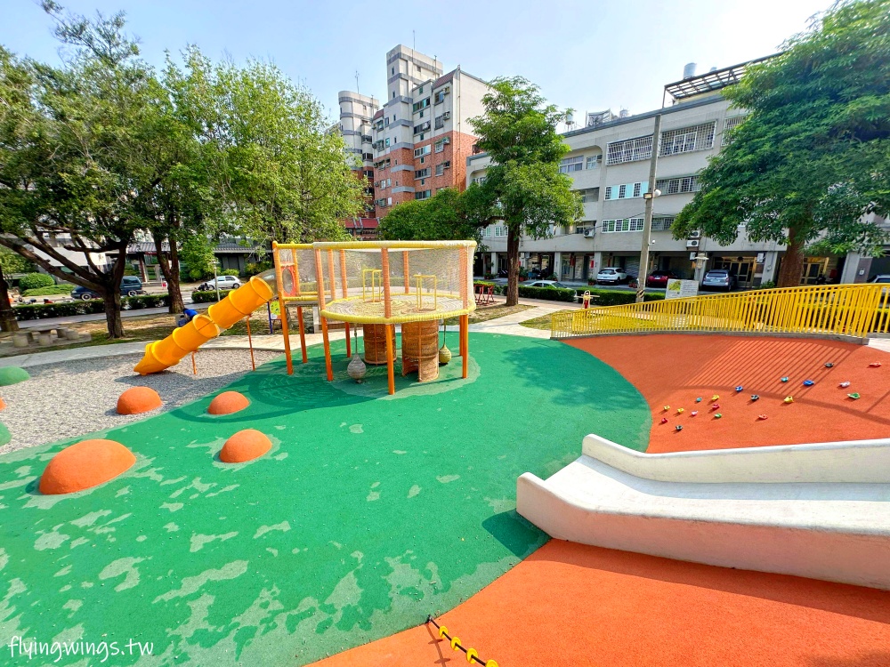 彰化親子┃金馬公園。彰化首座以編織網為主題的特色公園,小而美小而巧,還有很多小松鼠作陪! - 第8張圖 彰化親子┃金馬公園。彰化首座以編織網為主題的特色公園,小而美小而巧,還有很多小松鼠作陪!
