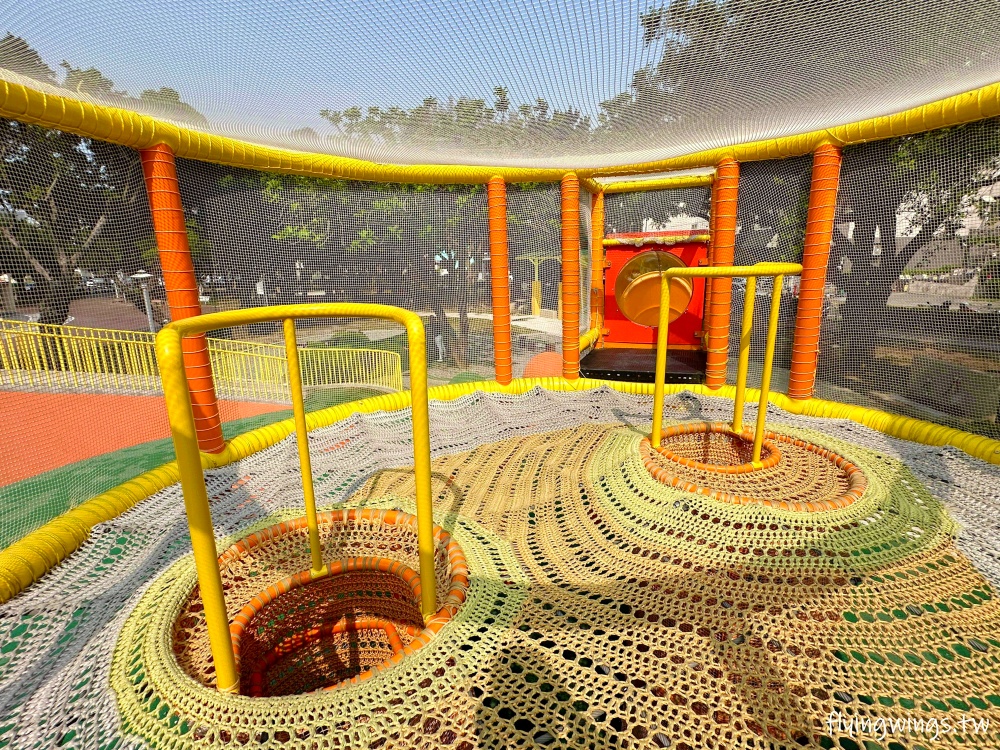 彰化親子┃金馬公園。彰化首座以編織網為主題的特色公園,小而美小而巧,還有很多小松鼠作陪! - 第12張圖 彰化親子┃金馬公園。彰化首座以編織網為主題的特色公園,小而美小而巧,還有很多小松鼠作陪!