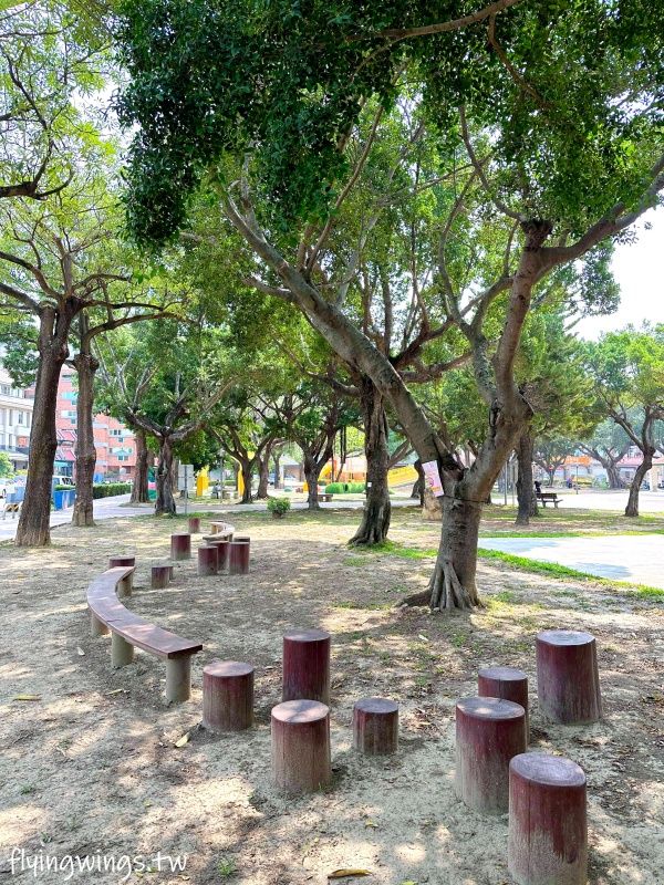 彰化親子┃金馬公園。彰化首座以編織網為主題的特色公園,小而美小而巧,還有很多小松鼠作陪! - 第20張圖 彰化親子┃金馬公園。彰化首座以編織網為主題的特色公園,小而美小而巧,還有很多小松鼠作陪!