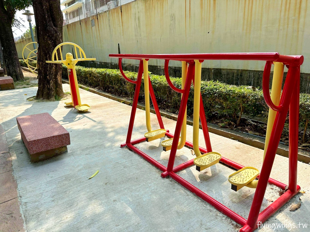 彰化親子┃金馬公園。彰化首座以編織網為主題的特色公園,小而美小而巧,還有很多小松鼠作陪! - 第28張圖 彰化親子┃金馬公園。彰化首座以編織網為主題的特色公園,小而美小而巧,還有很多小松鼠作陪!