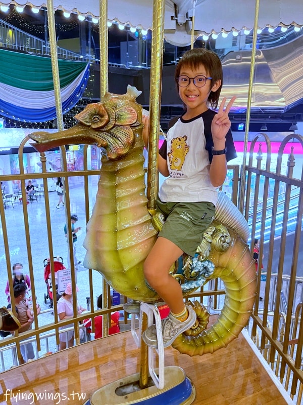 苗栗親子┃尚順育樂天地。離交流道5分鐘車程，全台最大全室內主題樂園，不管晴天雨天都好好玩!!