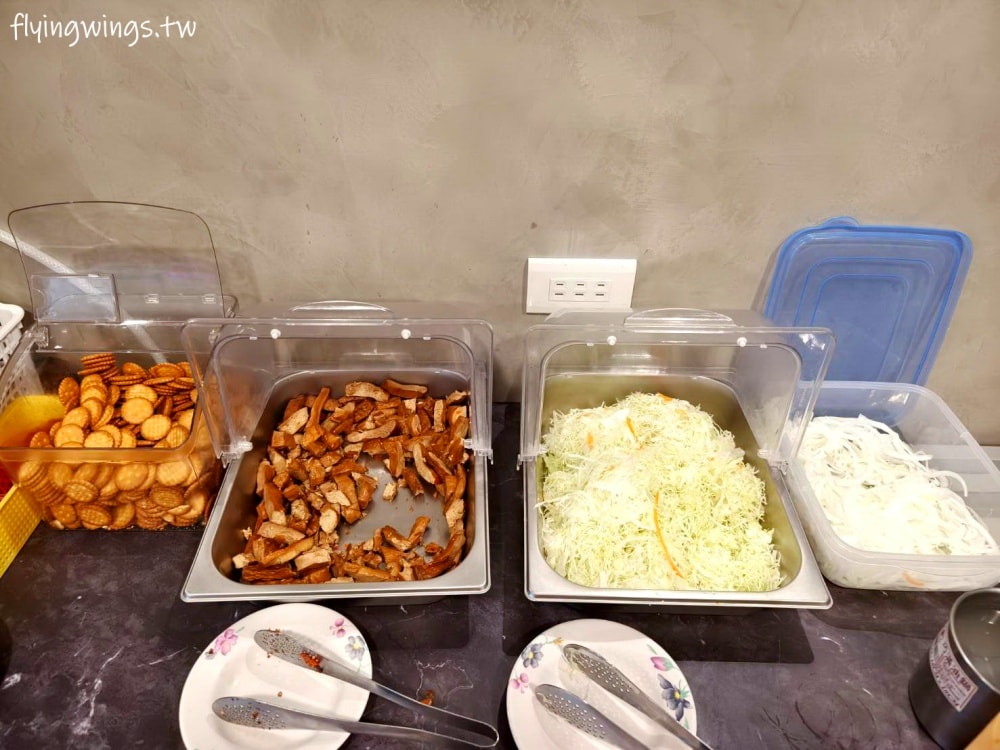 彰化美食┃老夫子牛排館-彰化店。平價排餐,湯飲品無限暢飲,還有簡單沙拉吧!(內附2024/7最新價格) - 第5張圖 彰化美食┃老夫子牛排館-彰化店。平價排餐,湯飲品無限暢飲,還有簡單沙拉吧!(內附2024/7最新價格)