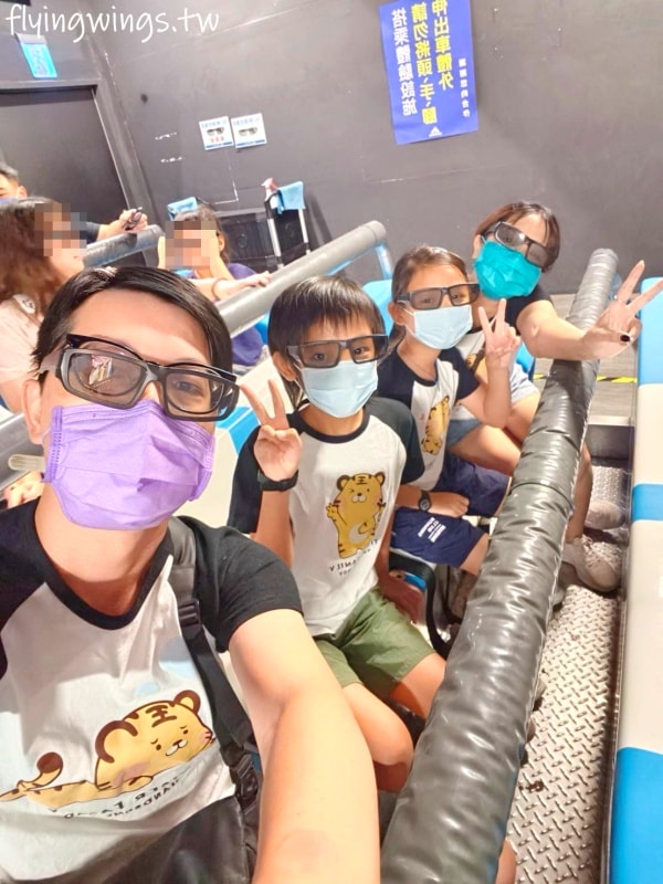 苗栗親子┃尚順育樂天地。離交流道5分鐘車程，全台最大全室內主題樂園，不管晴天雨天都好好玩!!