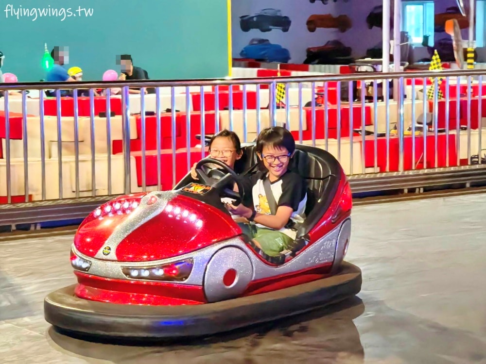 苗栗親子┃尚順育樂天地。離交流道5分鐘車程，全台最大全室內主題樂園，不管晴天雨天都好好玩!!