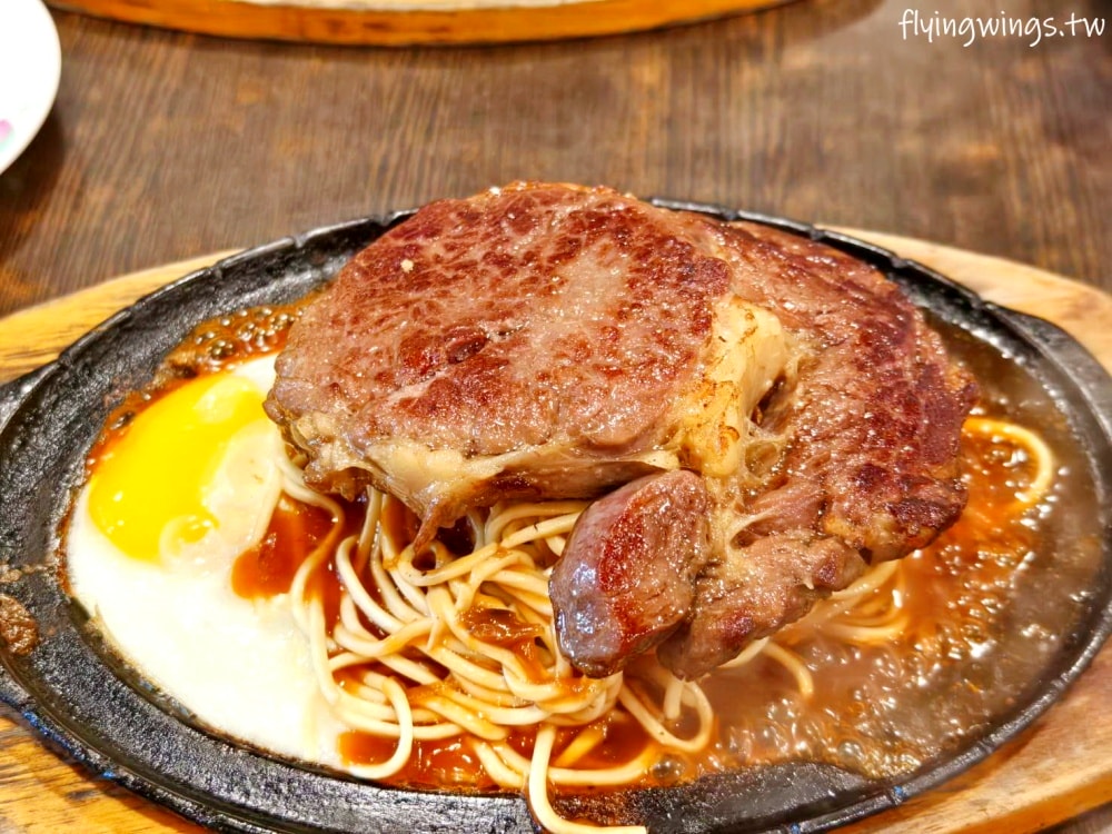 彰化美食┃老夫子牛排館-彰化店。平價排餐,湯飲品無限暢飲,還有簡單沙拉吧!(內附2024/7最新價格) - 第14張圖 彰化美食┃老夫子牛排館-彰化店。平價排餐,湯飲品無限暢飲,還有簡單沙拉吧!(內附2024/7最新價格)