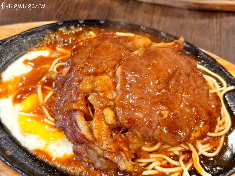 彰化美食┃老夫子牛排館-彰化店。平價排餐,湯飲品無限暢飲,還有簡單沙拉吧!(內附2024/7最新價格) - 第17張圖 彰化美食┃老夫子牛排館-彰化店。平價排餐,湯飲品無限暢飲,還有簡單沙拉吧!(內附2024/7最新價格)