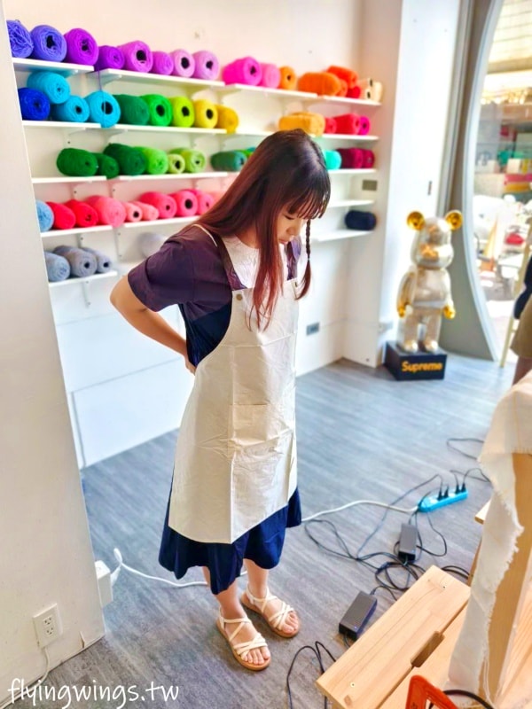 台中┃Does Art 都是藝術・全台手作地毯Tufting-台中店。來自己DIY一塊獨一無二的地毯吧! 看著喜歡的圖案變成實體地毯，太好玩了吧!!