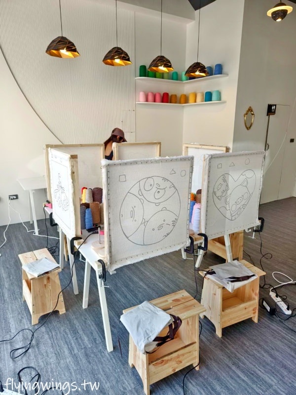 台中┃Does Art 都是藝術・全台手作地毯Tufting-台中店。來自己DIY一塊獨一無二的地毯吧! 看著喜歡的圖案變成實體地毯，太好玩了吧!!