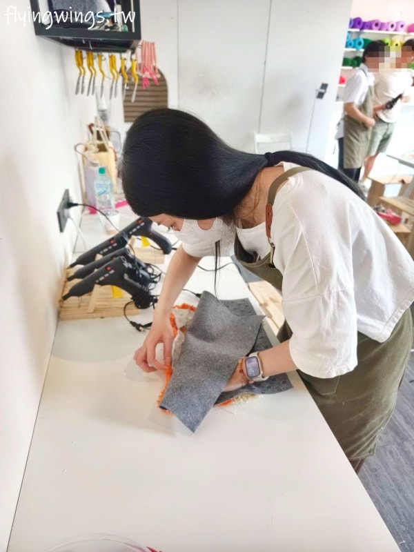 台中┃Does Art 都是藝術・全台手作地毯Tufting-台中店。來自己DIY一塊獨一無二的地毯吧! 看著喜歡的圖案變成實體地毯，太好玩了吧!!