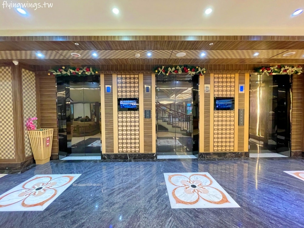埔里親子飯店┃承萬尊爵渡假酒店。星空泳池、兒童主題樂園、休閒遊戲室,大小朋友都超滿意!!! - 第6張圖 埔里親子飯店┃承萬尊爵渡假酒店。星空泳池、兒童主題樂園、休閒遊戲室,大小朋友都超滿意!!!