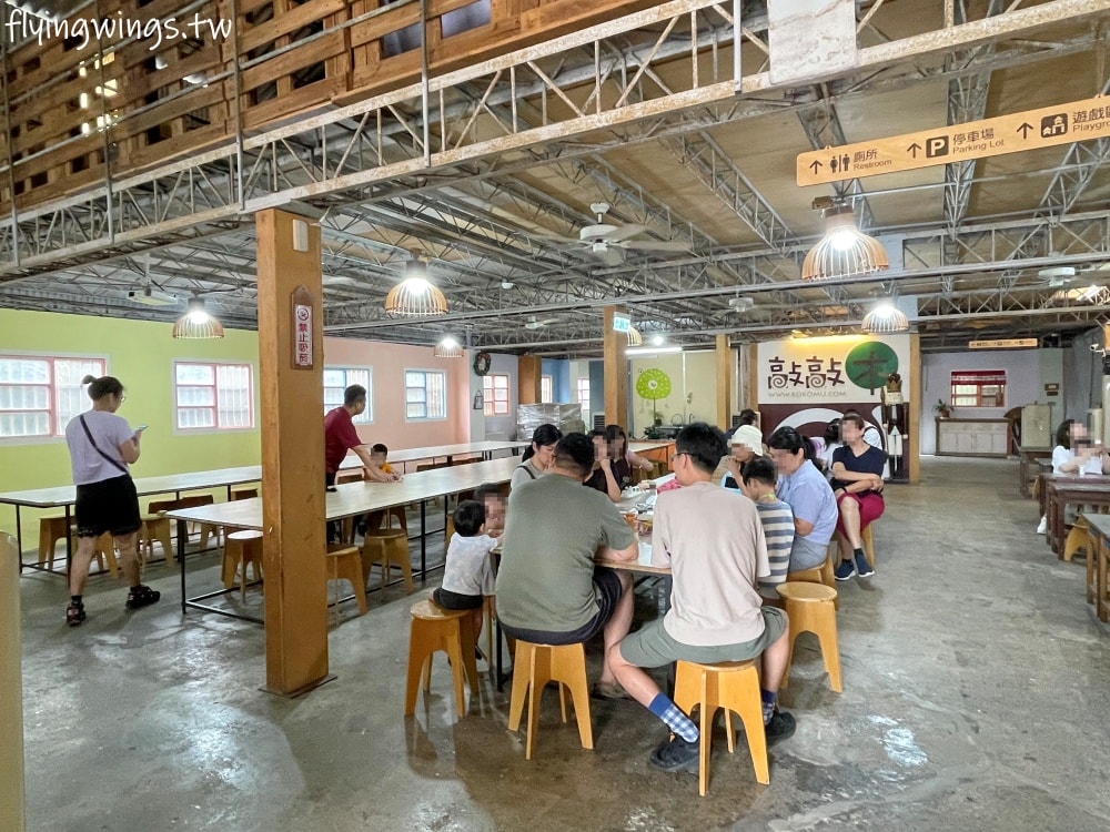 南投埔里┃敲敲木工房。免門票、有廣大停車場,還有看不完花里胡哨的胡桃鉗士兵娃娃! 可以DIY手作,可以殺時間的室內景點 - 第29張圖 南投埔里┃敲敲木工房。免門票、有廣大停車場,還有看不完花里胡哨的胡桃鉗士兵娃娃! 可以DIY手作,可以殺時間的室內景點
