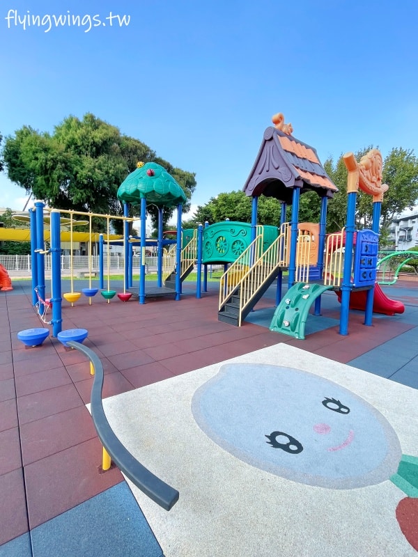 彰化埔鹽┃崑崙兒童公園。2022年8月正式啟用的公園，位於埔鹽交通要道旁，設有停車格，離埔鹽順澤宮不遠，可以順遊!