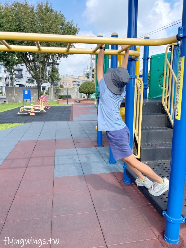 彰化埔鹽┃崑崙兒童公園。2022年8月正式啟用的公園，位於埔鹽交通要道旁，設有停車格，離埔鹽順澤宮不遠，可以順遊!