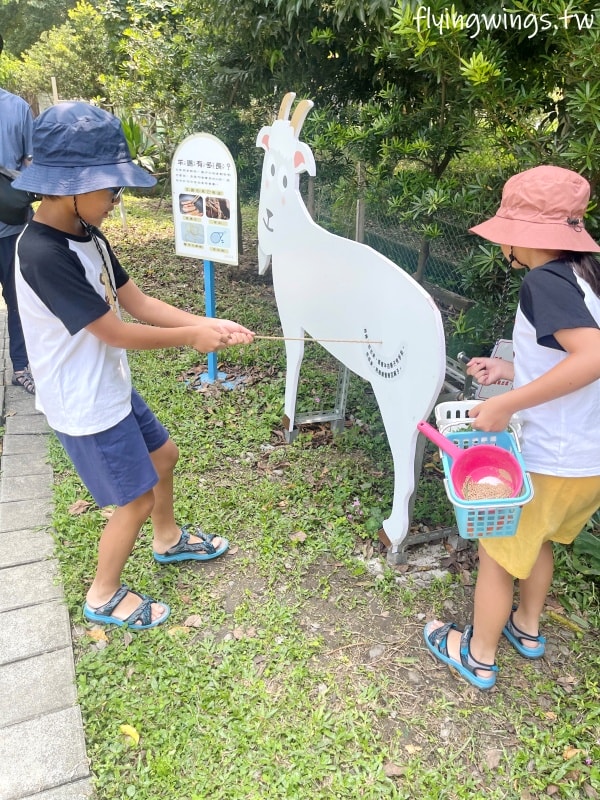 宜蘭冬山┃宜農牧場。乾淨沒什麼異味,有多種小動物可以餵食,寵物友善(需繫繩),門票含飲料與牧草飼料 - 第53張圖 宜蘭冬山┃宜農牧場。乾淨沒什麼異味,有多種小動物可以餵食,寵物友善(需繫繩),門票含飲料與牧草飼料