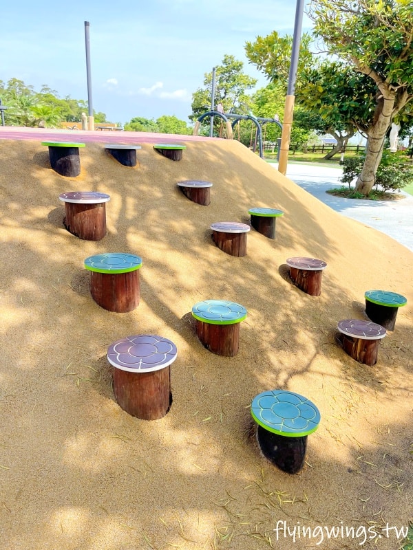 台中大甲┃鐵砧山雕塑公園。2024年重新整修後開放,共融式遊戲場,鋼管爬網最吸睛!! - 第6張圖 台中大甲┃鐵砧山雕塑公園。2024年重新整修後開放,共融式遊戲場,鋼管爬網最吸睛!!