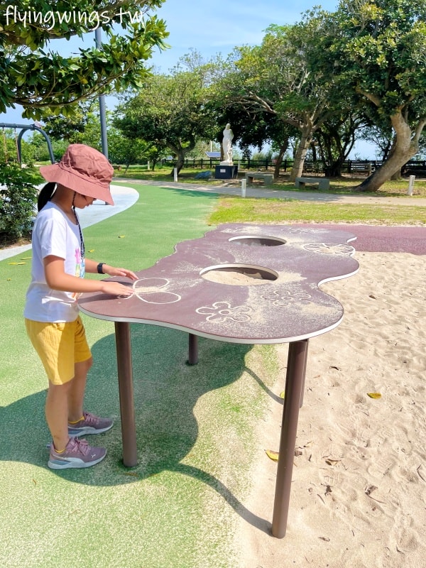 台中大甲┃鐵砧山雕塑公園。2024年重新整修後開放,共融式遊戲場,鋼管爬網最吸睛!! - 第9張圖 台中大甲┃鐵砧山雕塑公園。2024年重新整修後開放,共融式遊戲場,鋼管爬網最吸睛!!