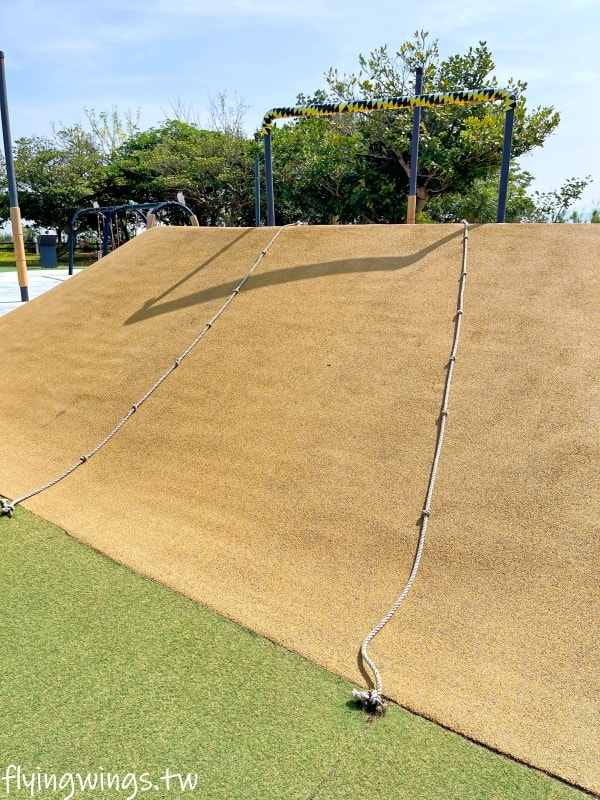 台中大甲┃鐵砧山雕塑公園。2024年重新整修後開放,共融式遊戲場,鋼管爬網最吸睛!! - 第7張圖 台中大甲┃鐵砧山雕塑公園。2024年重新整修後開放,共融式遊戲場,鋼管爬網最吸睛!!