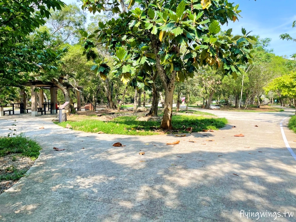 台中大甲┃鐵砧山雕塑公園。2024年重新整修後開放,共融式遊戲場,鋼管爬網最吸睛!! - 第16張圖 台中大甲┃鐵砧山雕塑公園。2024年重新整修後開放,共融式遊戲場,鋼管爬網最吸睛!!