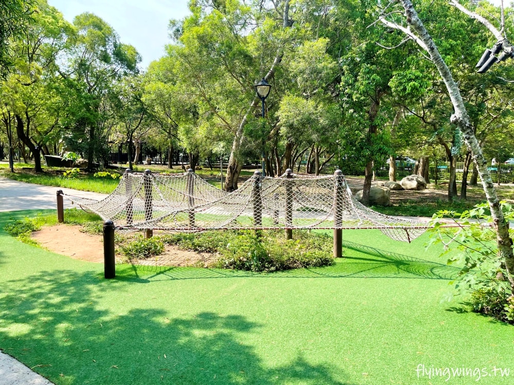 台中大甲┃鐵砧山雕塑公園。2024年重新整修後開放,共融式遊戲場,鋼管爬網最吸睛!! - 第20張圖 台中大甲┃鐵砧山雕塑公園。2024年重新整修後開放,共融式遊戲場,鋼管爬網最吸睛!!
