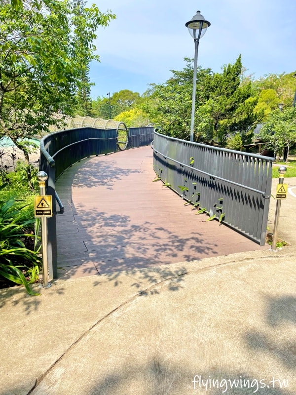 台中大甲┃鐵砧山雕塑公園。2024年重新整修後開放,共融式遊戲場,鋼管爬網最吸睛!! - 第26張圖 台中大甲┃鐵砧山雕塑公園。2024年重新整修後開放,共融式遊戲場,鋼管爬網最吸睛!!