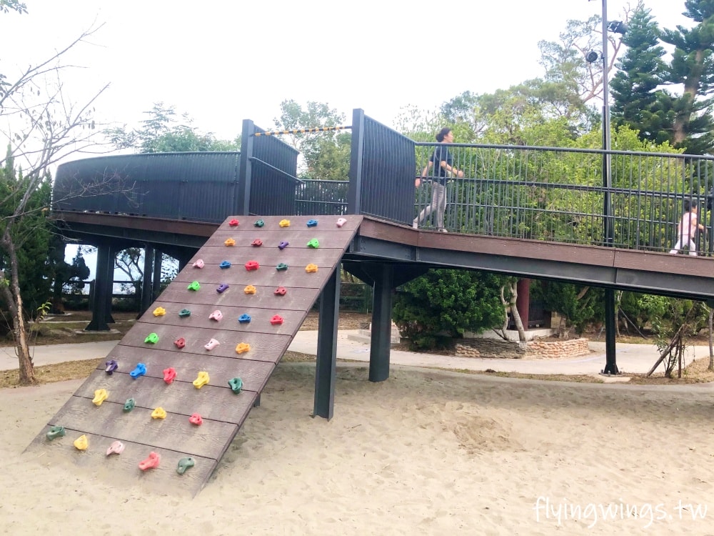 台中大甲┃鐵砧山雕塑公園。2024年重新整修後開放,共融式遊戲場,鋼管爬網最吸睛!! - 第27張圖 台中大甲┃鐵砧山雕塑公園。2024年重新整修後開放,共融式遊戲場,鋼管爬網最吸睛!!