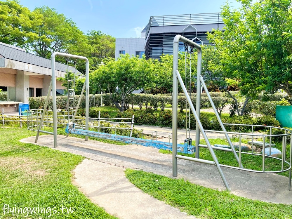 台中大甲┃永信運動公園。近50年的公園,結合現代與復古,古早味遊樂器材反而更好玩!!! - 第18張圖 台中大甲┃永信運動公園。近50年的公園,結合現代與復古,古早味遊樂器材反而更好玩!!!