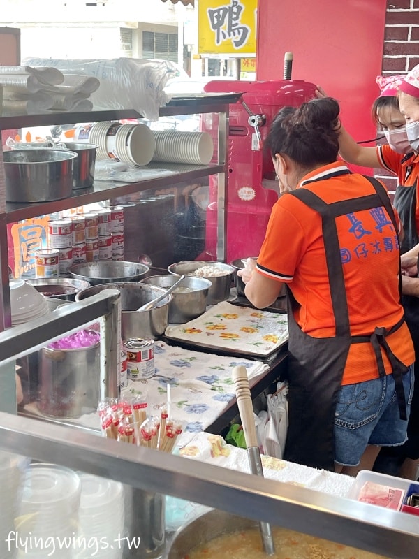 雲林斗六┃長興圓仔冰。在地八十年老店，剉冰還是燒圓仔湯都超熱賣!更不能錯過芝麻花生燒麻糬!!(內含2024/8最新價格)