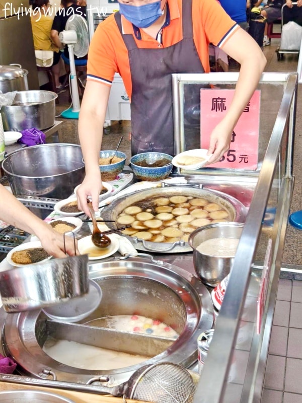 雲林斗六┃長興圓仔冰。在地八十年老店，剉冰還是燒圓仔湯都超熱賣!更不能錯過芝麻花生燒麻糬!!(內含2024/8最新價格)